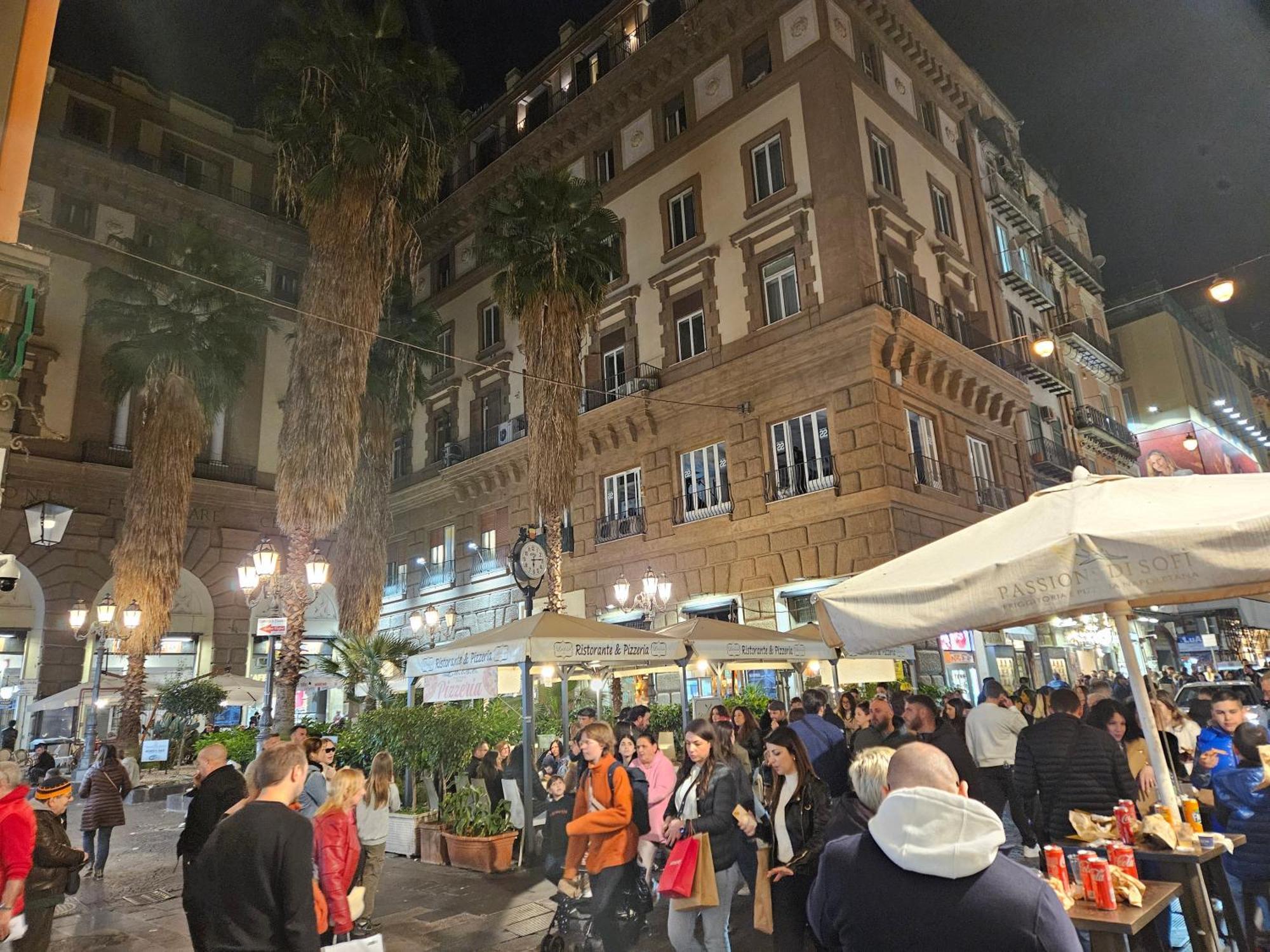 Casa Savoia Dream Apartment Naples Exterior photo